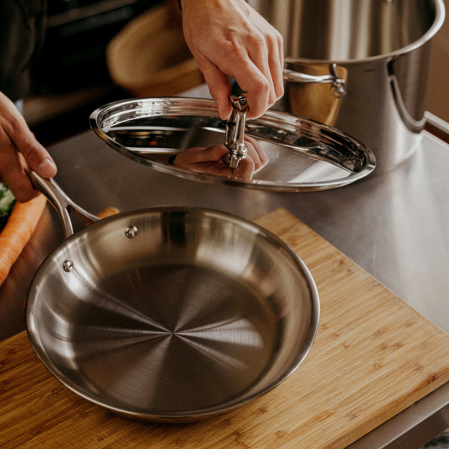 Padella in acciaio inossidabile SilverPlus™ 5 strati con coperchio | FB Kitchenware