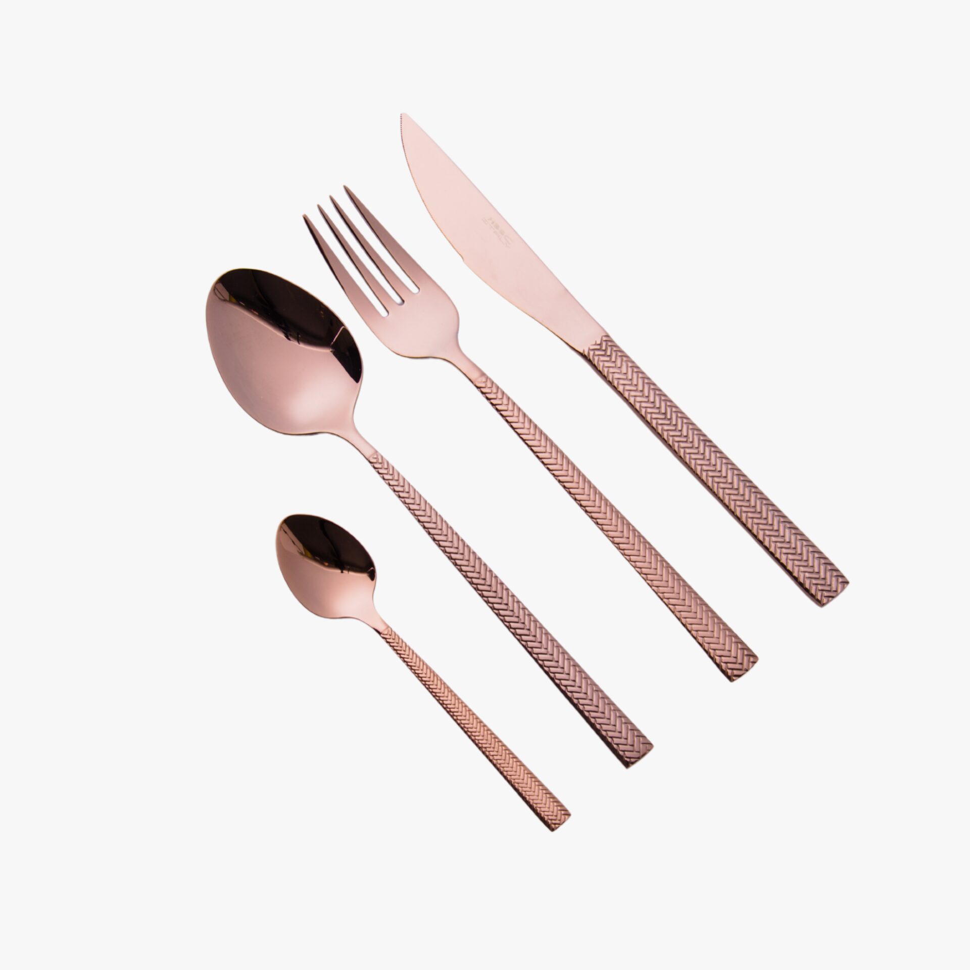 Posate Made in Italy su tavola elegante – design italiano autentico